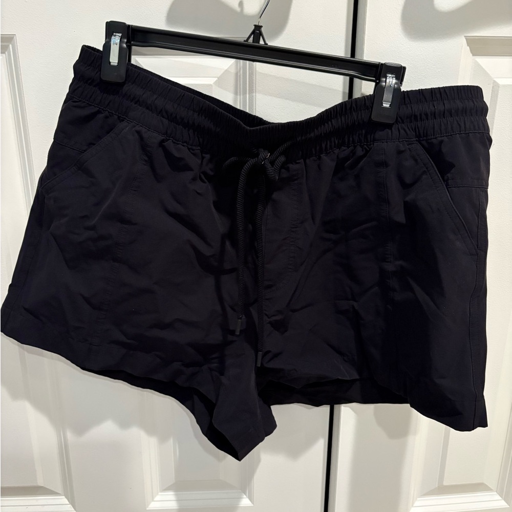 CALIA by Carrie Underwood Black Athletic Shorts Size L - Picture 2 of 4